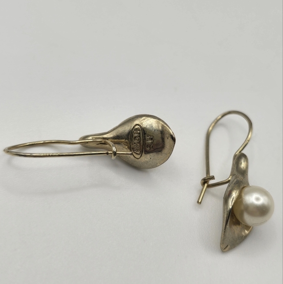 Vintage Adorable Pearl Pocket Gold Tone Dangle Earrings by Avon - Picture 4 of 4